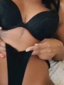 KayyyBear Thong Lingerie Tease Onlyfans Set Leaked