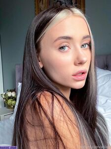 arilaviee exclusive onlyfans leaked nudes