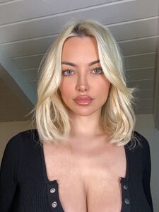 lindseypelas exclusive onlyfans leaked nudes