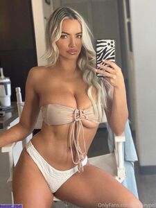 lindseypelas exclusive onlyfans leaked nudes