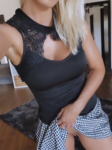 leoniepur exclusive onlyfans leaked nudes