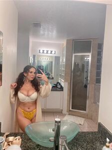 laura marie onlyfans leaks nude photos