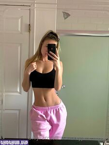 Aubrey Chesna leaks nude photos