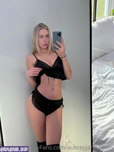 Aubrey Chesna leaks nude photos