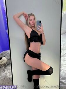 Aubrey Chesna leaks nude photos