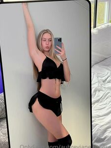 Aubrey Chesna leaks nude photos