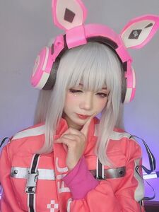 PoppaChan – Alice (40 pictures)