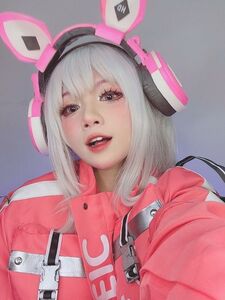 PoppaChan – Alice (40 pictures)