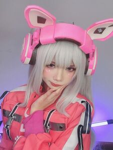 PoppaChan – Alice (40 pictures)