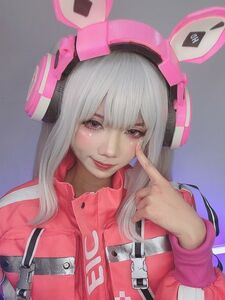 PoppaChan – Alice (40 pictures)