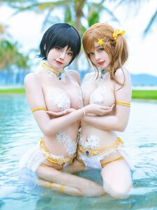 Azami-Martini Duo (16 pictures)