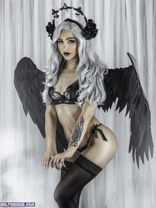 Dark Archangel by Luxlo Cosplay (30 pictures)