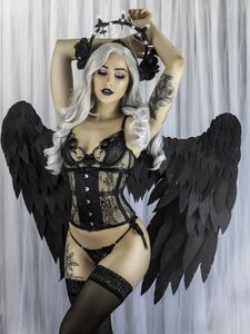 Dark Archangel by Luxlo Cosplay (30 pictures)