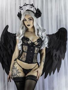 Dark Archangel by Luxlo Cosplay (30 pictures)