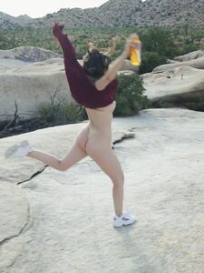 Lauren Summer Outdoor Naked Showing Her Boobs And Booty Album