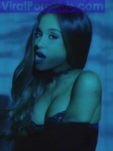 Ariana Grande Nude Leaks