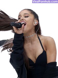 Ariana Grande Nude Leaks