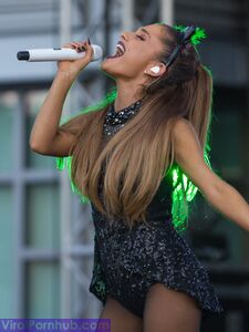 Ariana Grande Nude Leaks