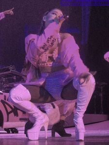 Ariana Grande Nude Leaks