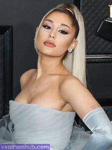 Ariana Grande Nude Leaks