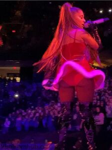 Ariana Grande Nude Leaks