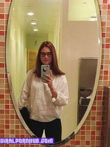 Bonnie Wright Nude Photos Leaked