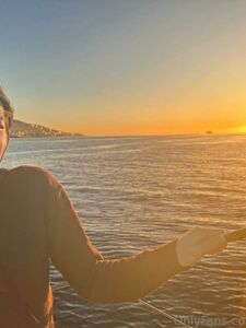 Belle Delphine Candid Holiday Photos Onlyfans Set Leaked