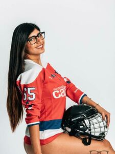 Mia Khalifa Sexy Hockey Jersey Photoshoot Set Leaked