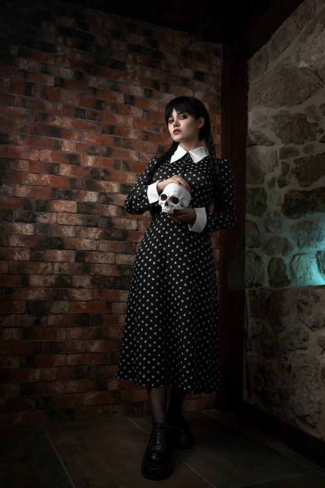 Kalinka Fox Nude Wednesday Addams Cosplay Patreon Set Leaked