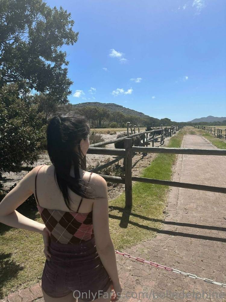 Belle Delphine Candid Holiday Photos Onlyfans Set Leaked