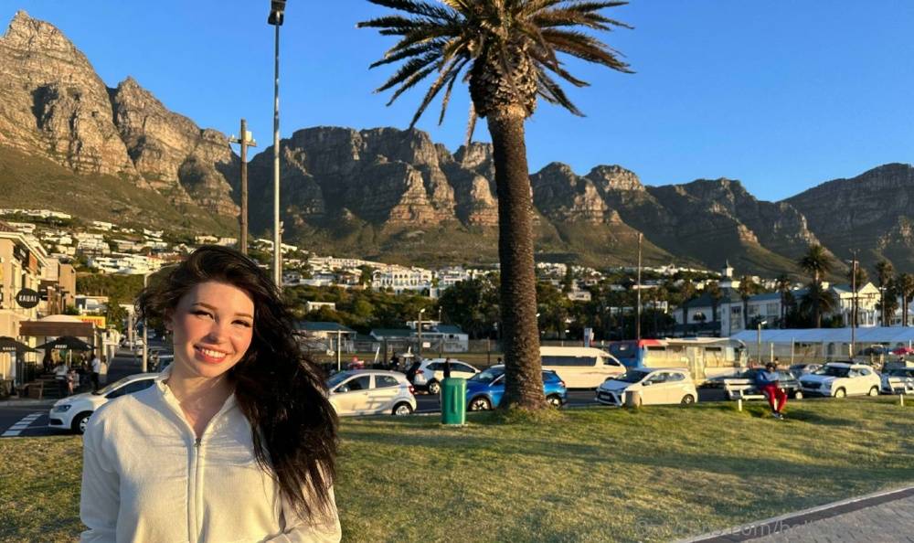 Belle Delphine Candid Holiday Photos Onlyfans Set Leaked