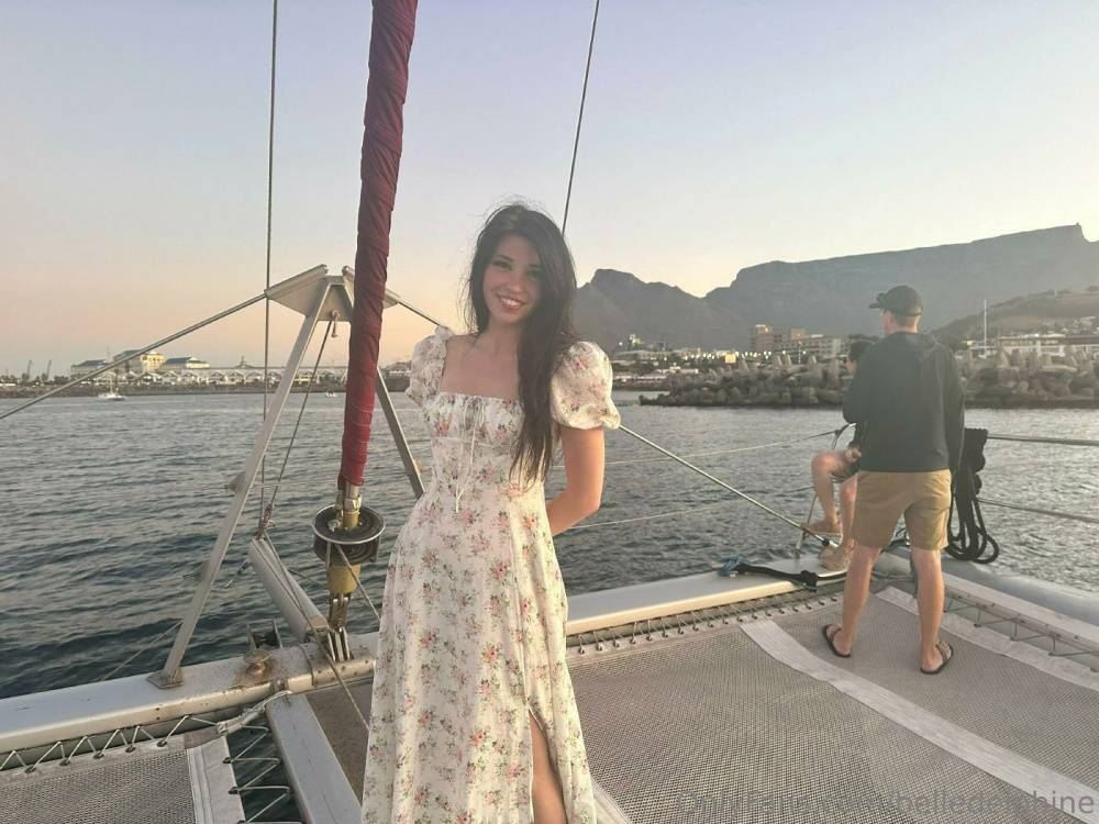 Belle Delphine Candid Holiday Photos Onlyfans Set Leaked