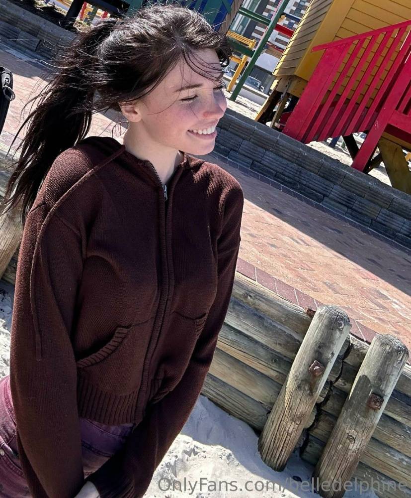 Belle Delphine Candid Holiday Photos Onlyfans Set Leaked