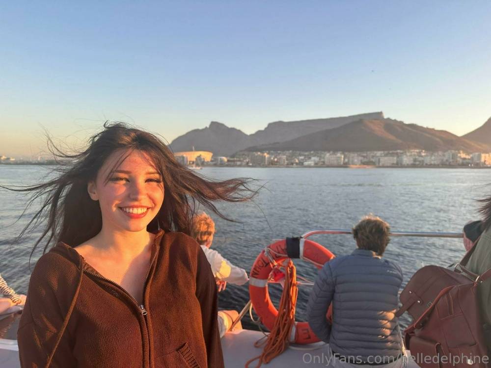Belle Delphine Candid Holiday Photos Onlyfans Set Leaked